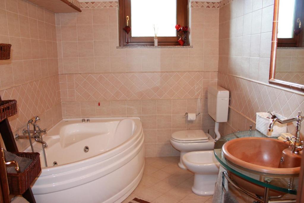 Villetta Nembra Edolo Room photo
